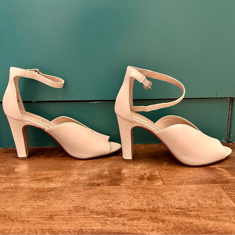 Chinese Laundry Cream Chunky Open Toe Heels/Sandals - NEVER WORN, BRAND NEW